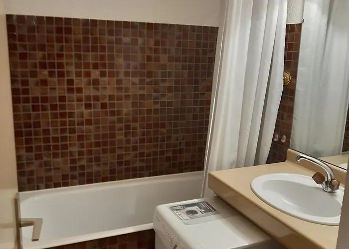 T2 Rez-de-jardin Avec Parking Et Vue Mont Blanc - Fr-1-517-65